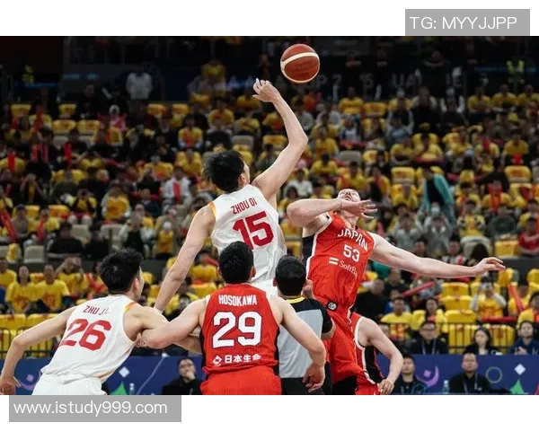 赵睿领衔新一代篮球明星崛起之路展现青春热血与拼搏精神